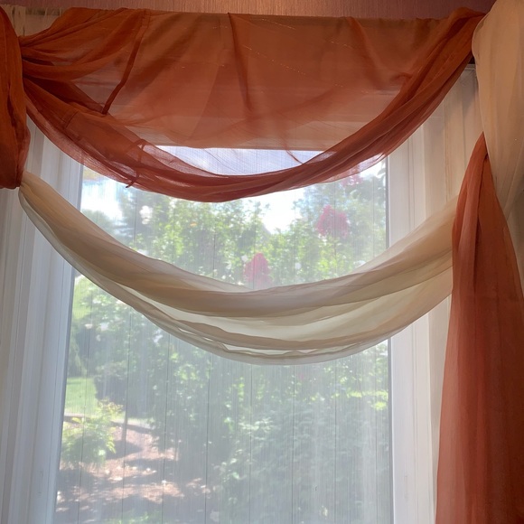 Beautiful curtains sets - for 2 windows - Picture 4 of 16